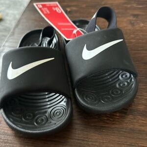 Nike black toddler size 9 sandals